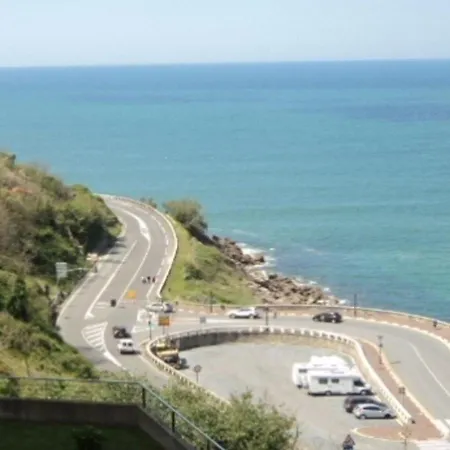 Lua Getaria
